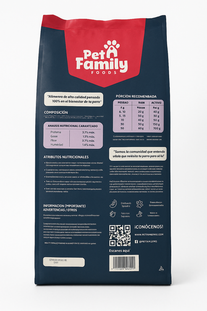 Vista trasera del empaque PetFamily Vacuno Sin Cereales de 12kg, donde se muestra la composición nutricional completa, la lista de ingredientes naturales y los sellos de certificación de calidad del producto.