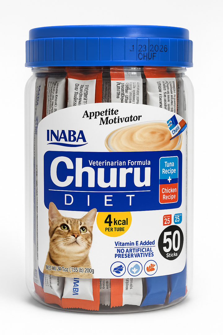 Tarro de 50 tubos de snack cremoso Churu Diet de la marca Inaba, fórmula veterinaria para gatos con diseño de tapa azul. El empaque transparente destaca que es un motivador de apetito, contiene solo 4 kcal por tubo y es ideal para gatos que requieren una dieta controlada.