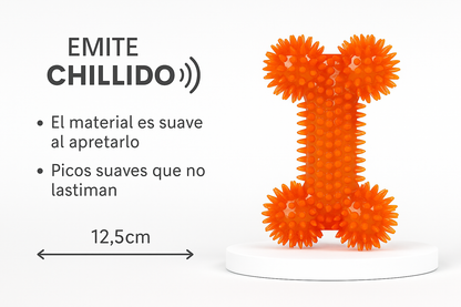 Infografía del juguete de goma PetBaby que resalta sus características técnicas: emite un chillido (sonido) al morder, está hecho de un material suave y posee picos que no lastiman la boca. Especifica una longitud de 12.3 cm, ideal para perros de diversos tamaños.